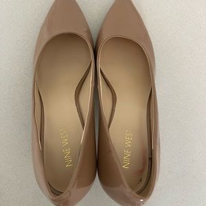 Used like new Nine West brown high heel, no blemish, no wear, no tear.